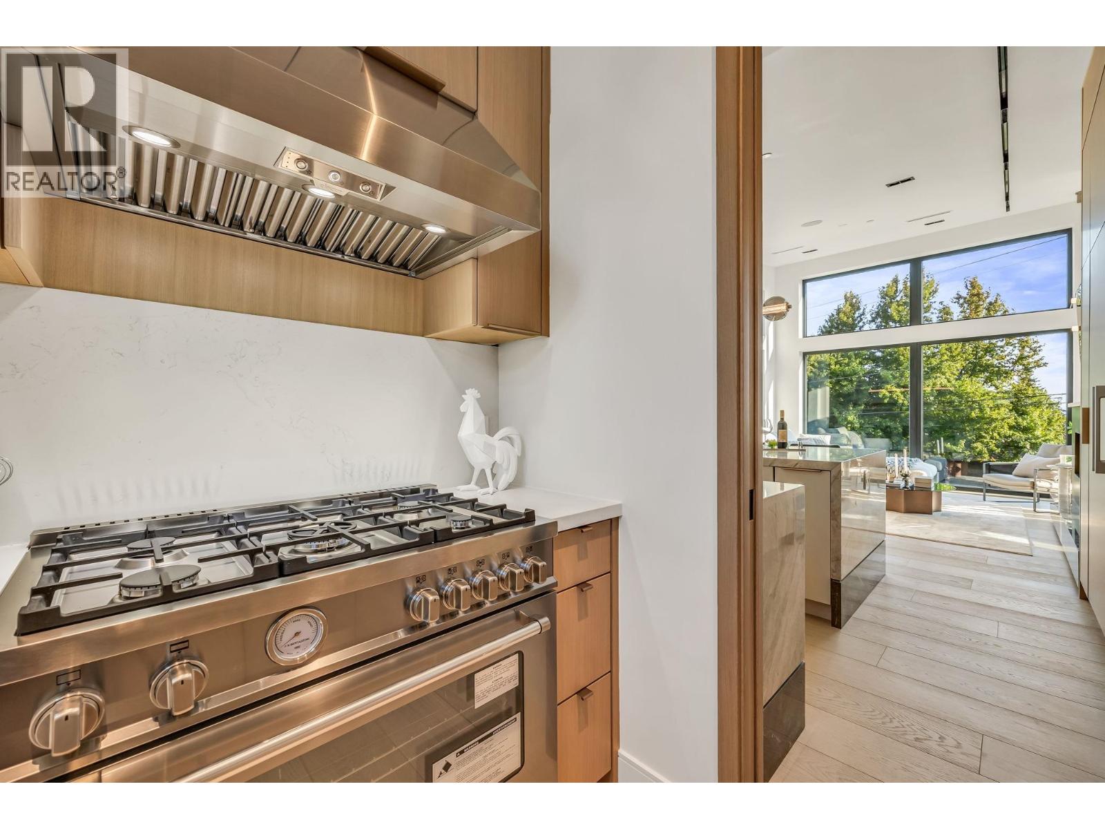 2423 MATHERS AVENUE, West Vancouver