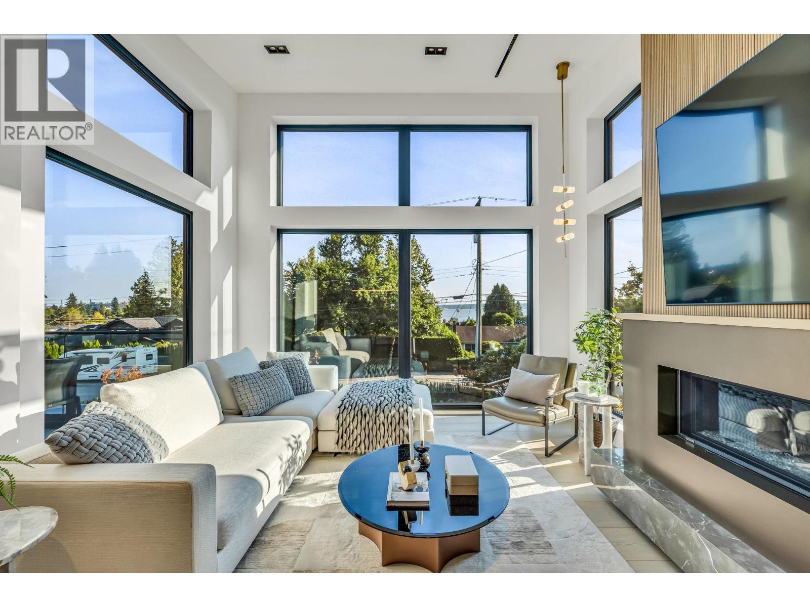 2423 MATHERS AVENUE, West Vancouver