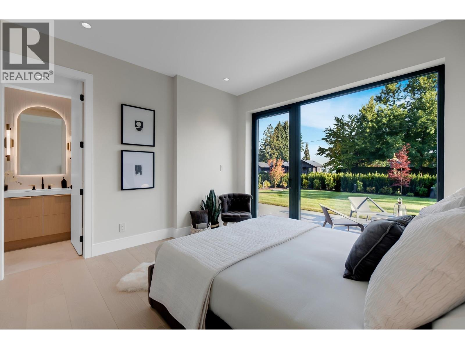 2423 MATHERS AVENUE, West Vancouver