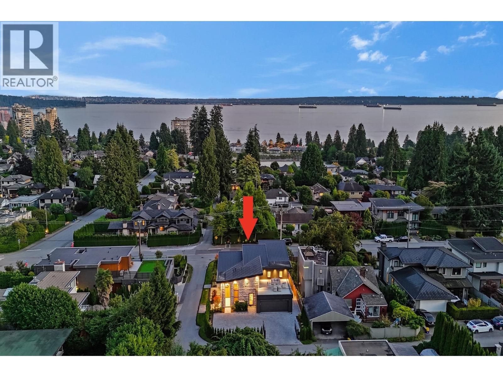 2423 MATHERS AVENUE, West Vancouver