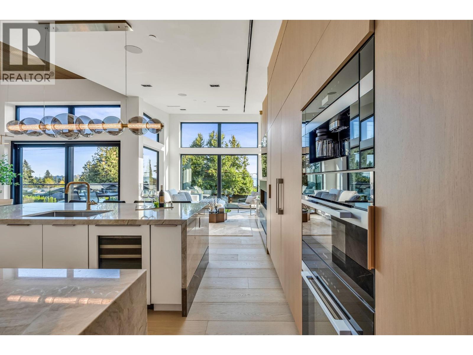 2423 MATHERS AVENUE, West Vancouver