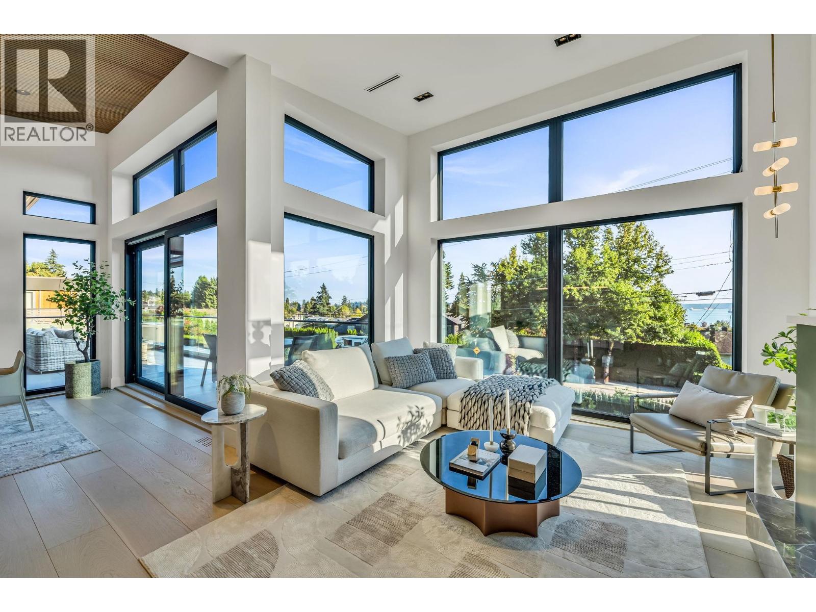 2423 MATHERS AVENUE, West Vancouver