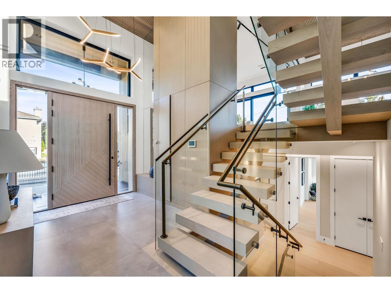 2423 MATHERS AVENUE, West Vancouver