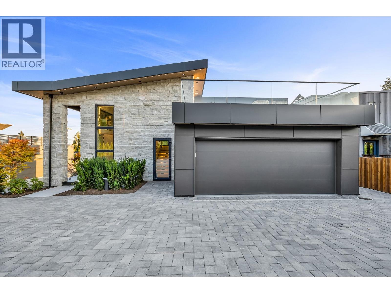 2423 MATHERS AVENUE, West Vancouver