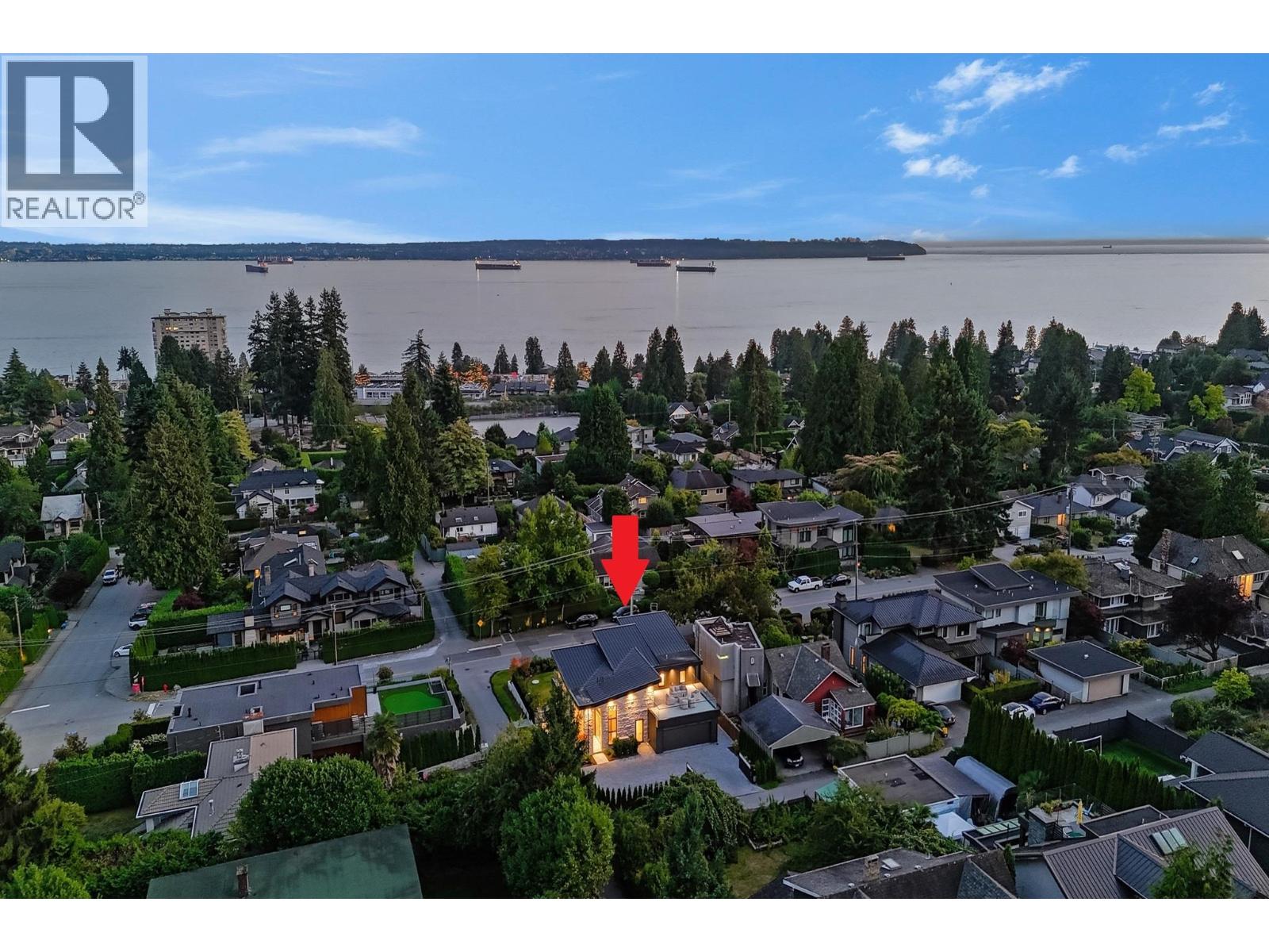 2423 MATHERS AVENUE, West Vancouver