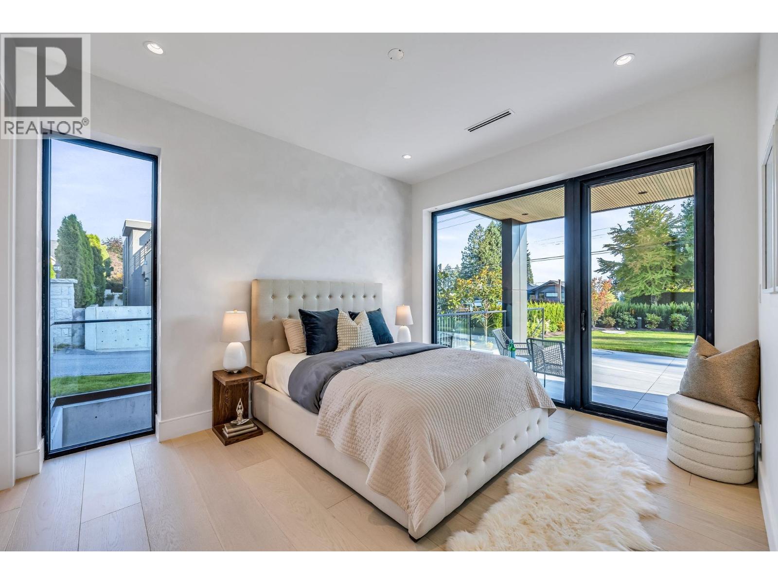 2423 MATHERS AVENUE, West Vancouver