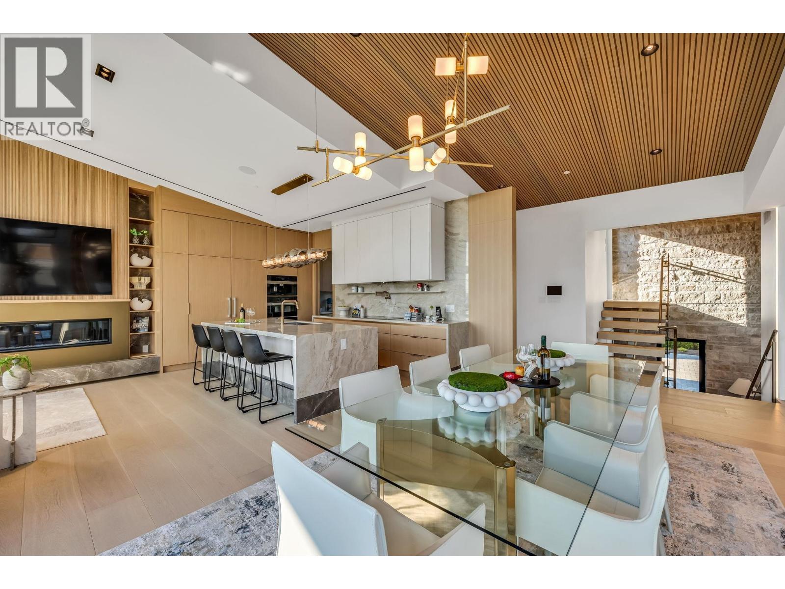 2423 MATHERS AVENUE, West Vancouver