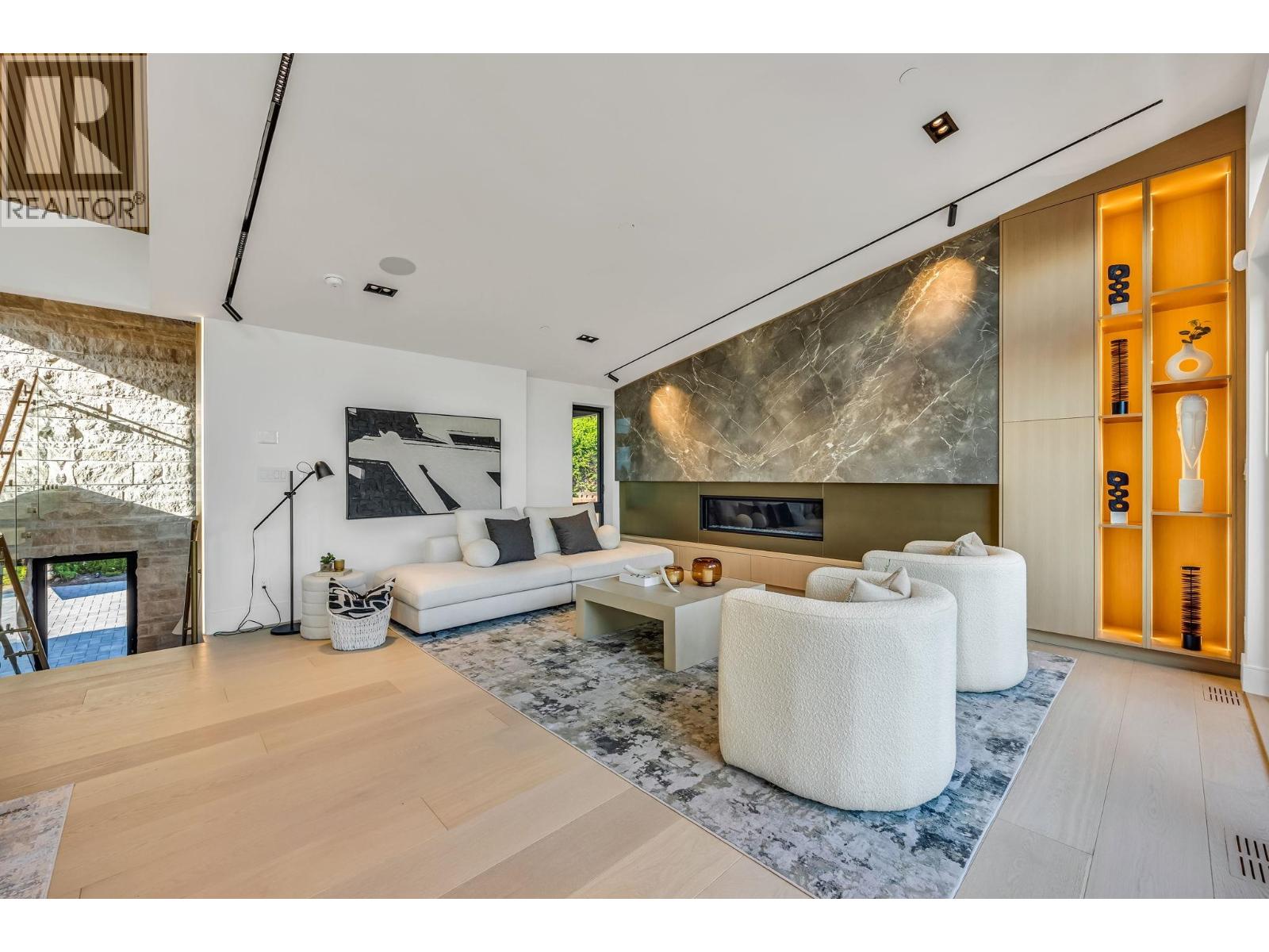 2423 MATHERS AVENUE, West Vancouver