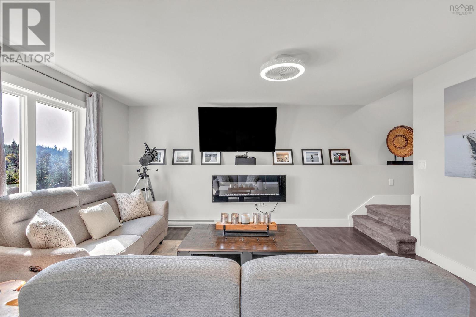 Property 24 of 49 of 285 Quinlan Drive