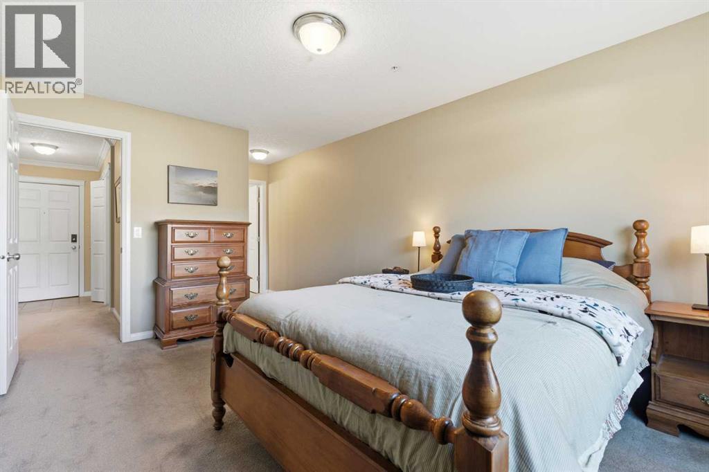 128 Centre Avenue, Cochrane