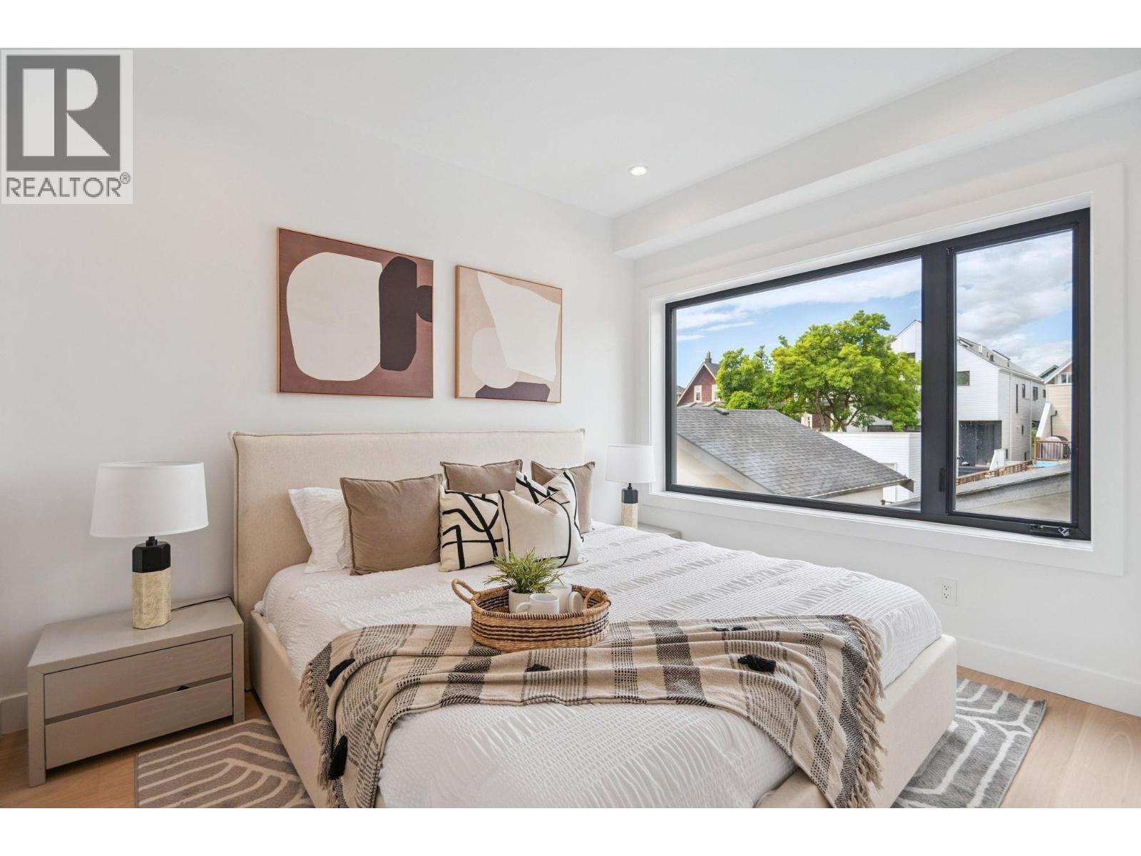 #2 1079 E 14TH AVENUE, Vancouver