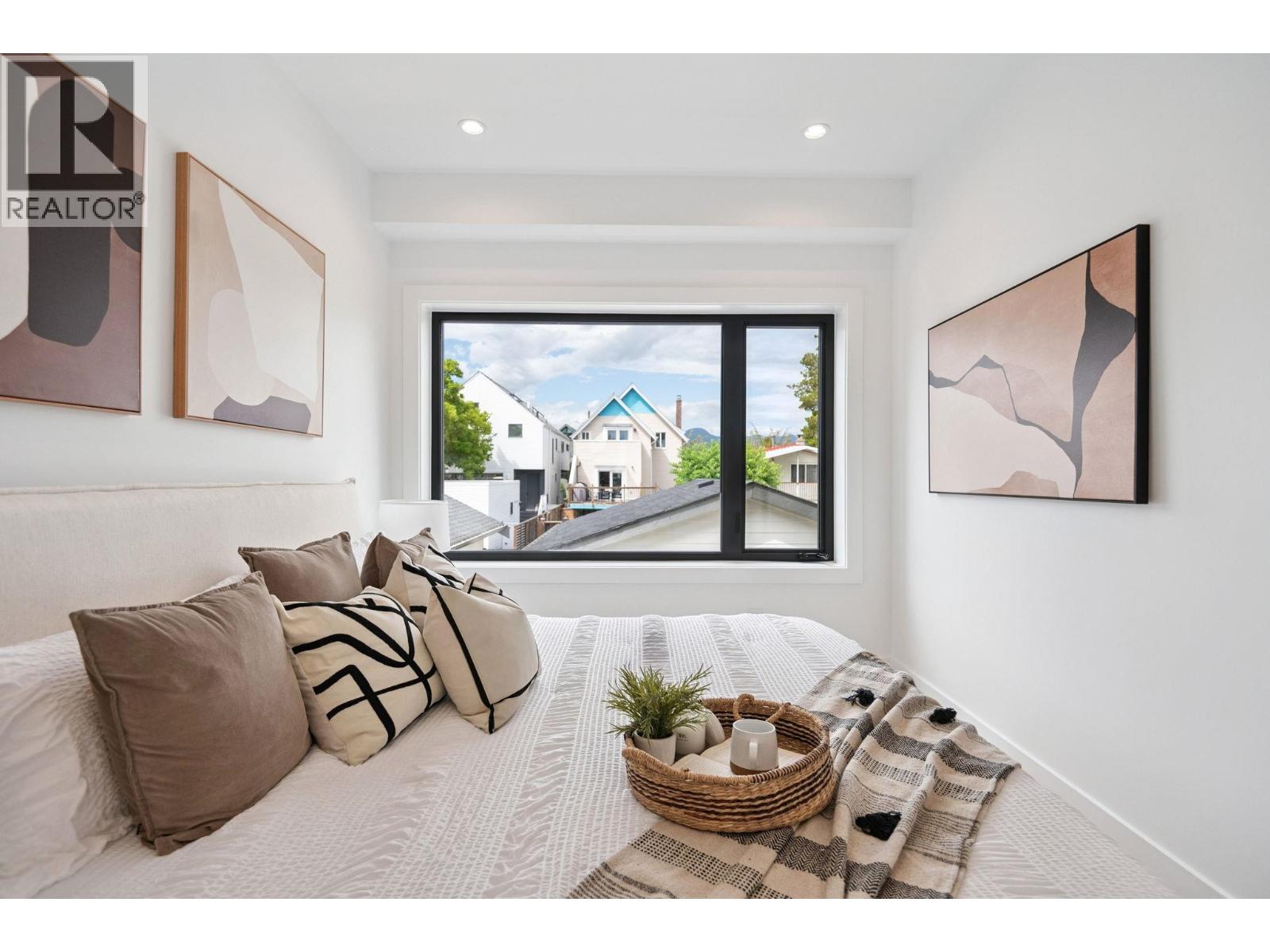 #2 1079 E 14TH AVENUE, Vancouver