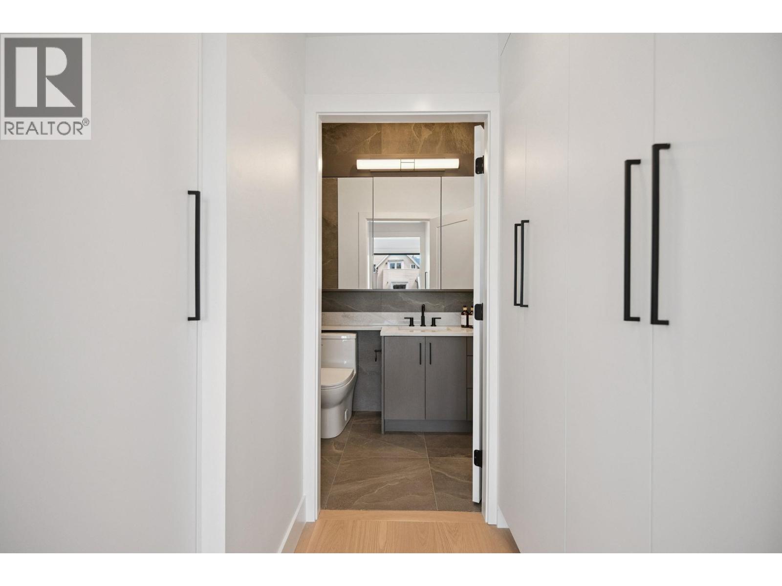 #2 1079 E 14TH AVENUE, Vancouver