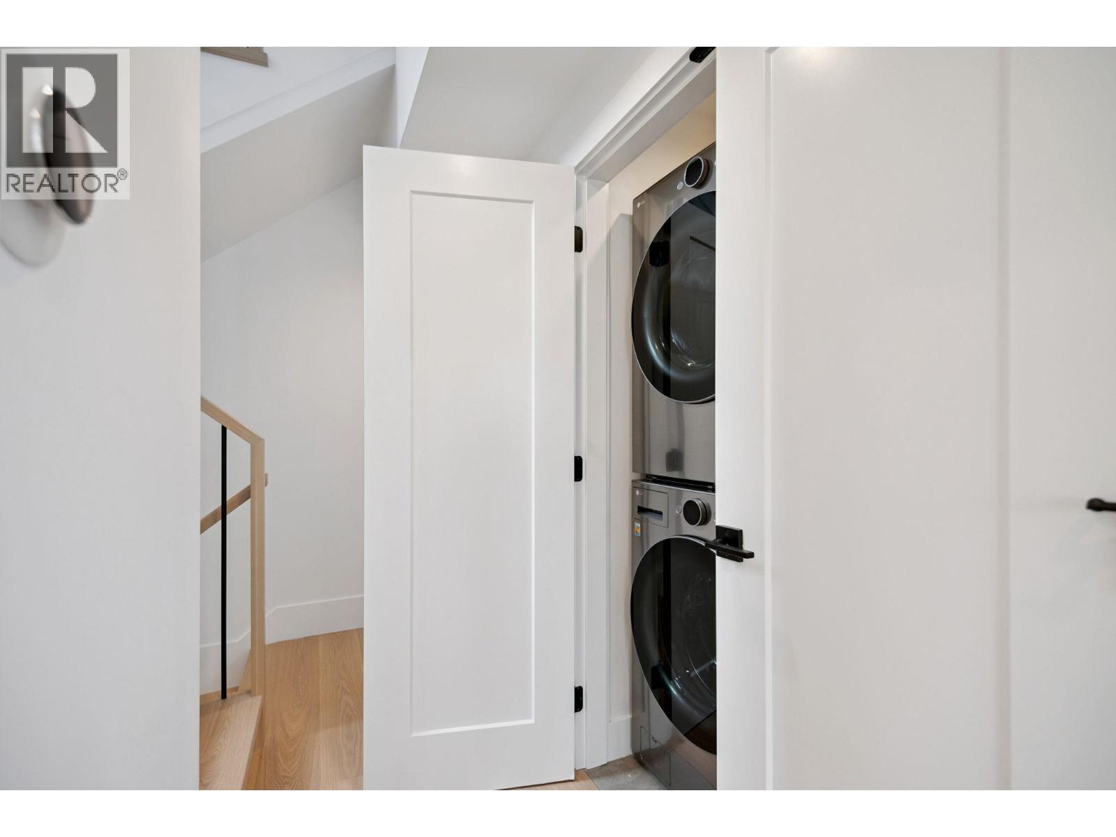 #2 1079 E 14TH AVENUE, Vancouver