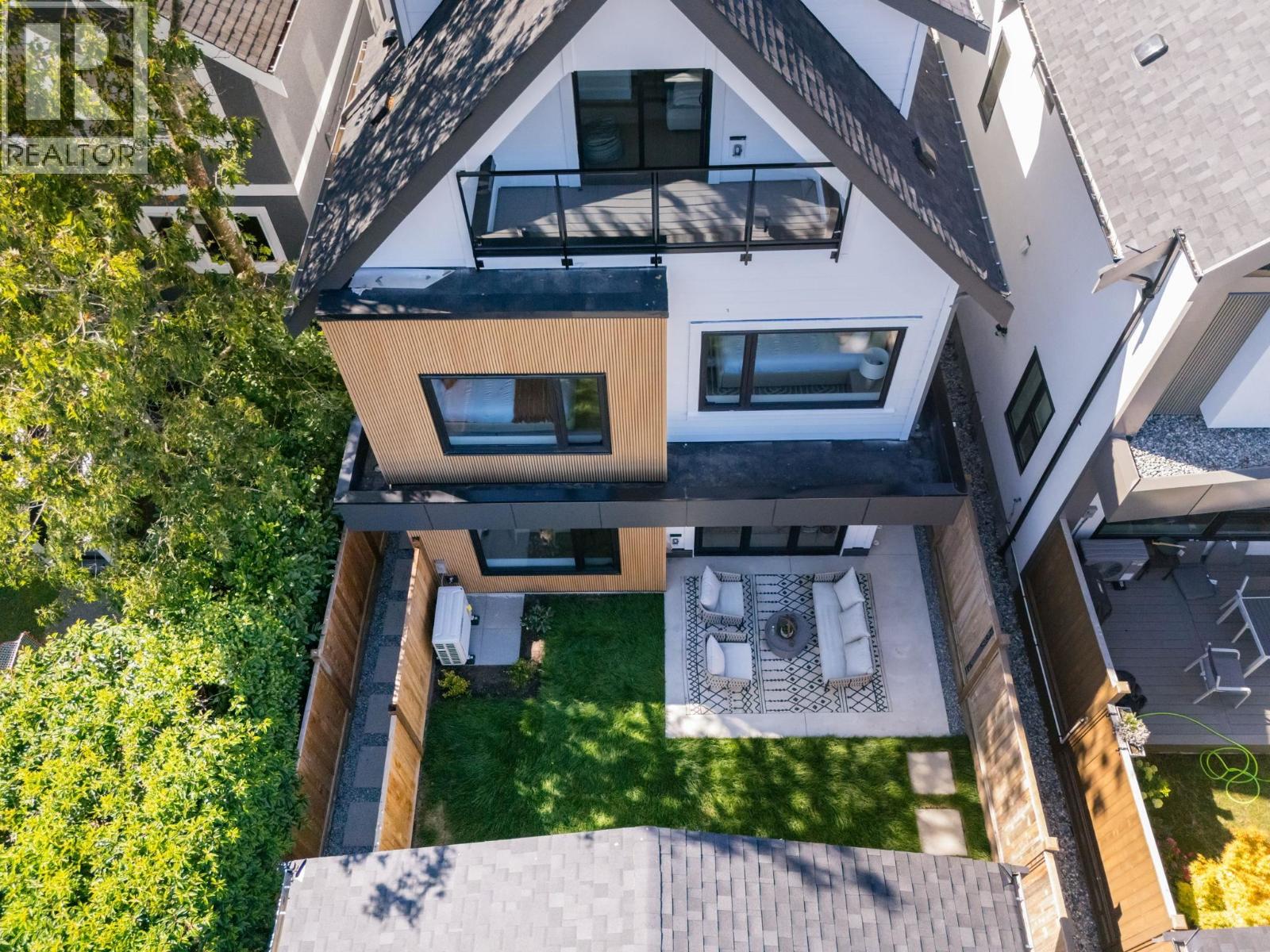 #2 1079 E 14TH AVENUE, Vancouver