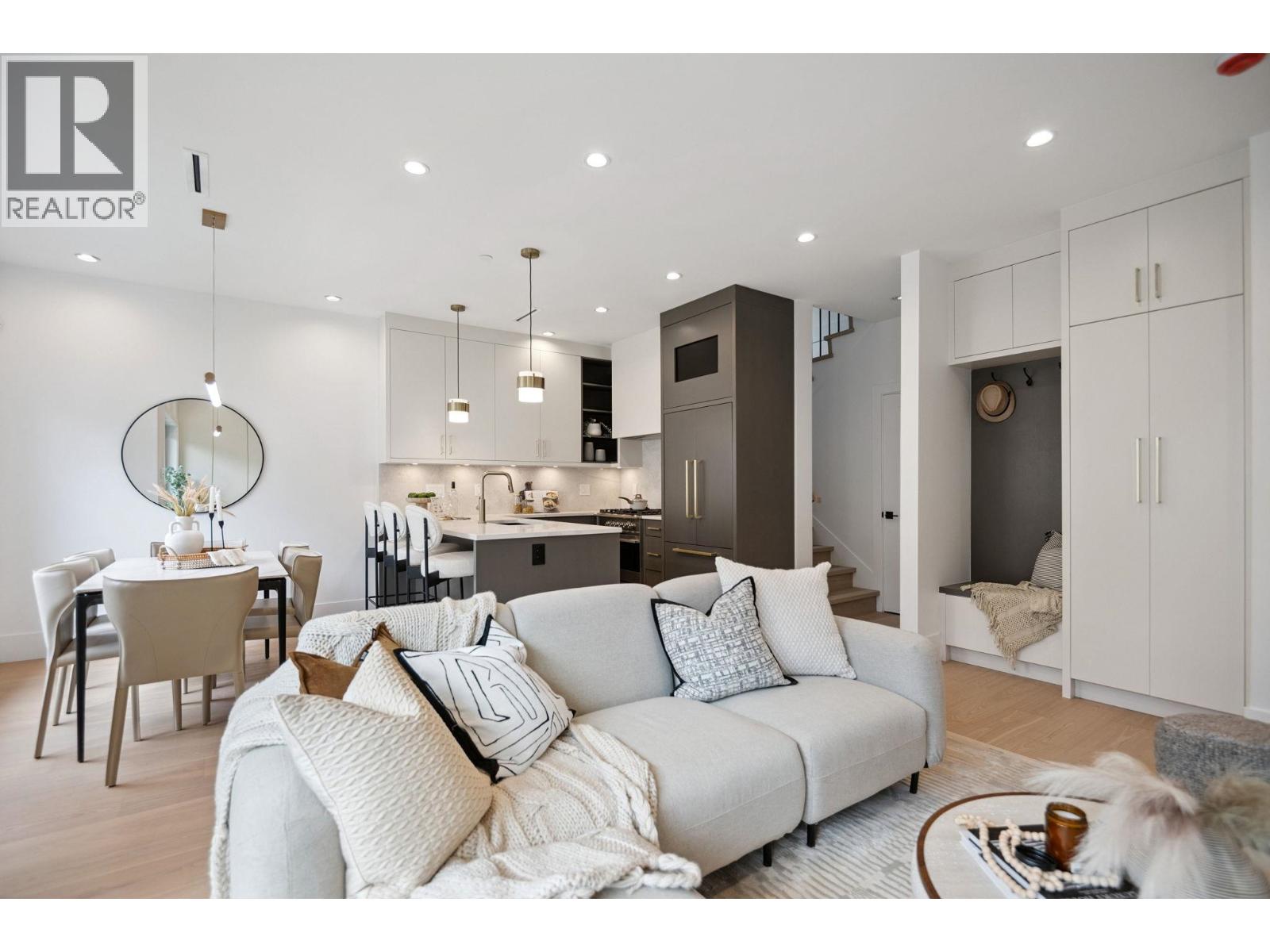 #2 1079 E 14TH AVENUE, Vancouver