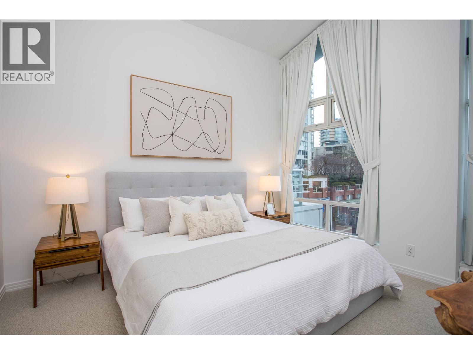 THA 1199 MARINASIDE CRESCENT, Vancouver