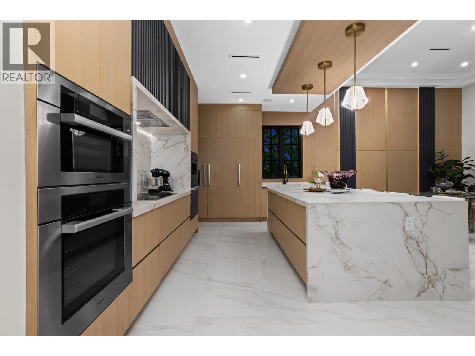 1419 BRAMWELL ROAD, West Vancouver