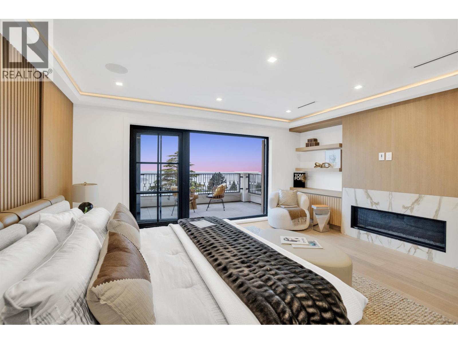 1419 BRAMWELL ROAD, West Vancouver