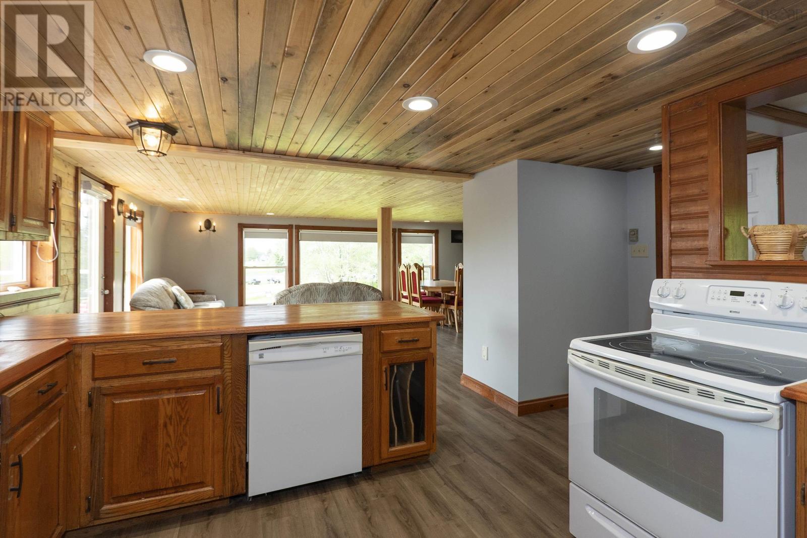 Property 17 of 43 of 3 Park Place