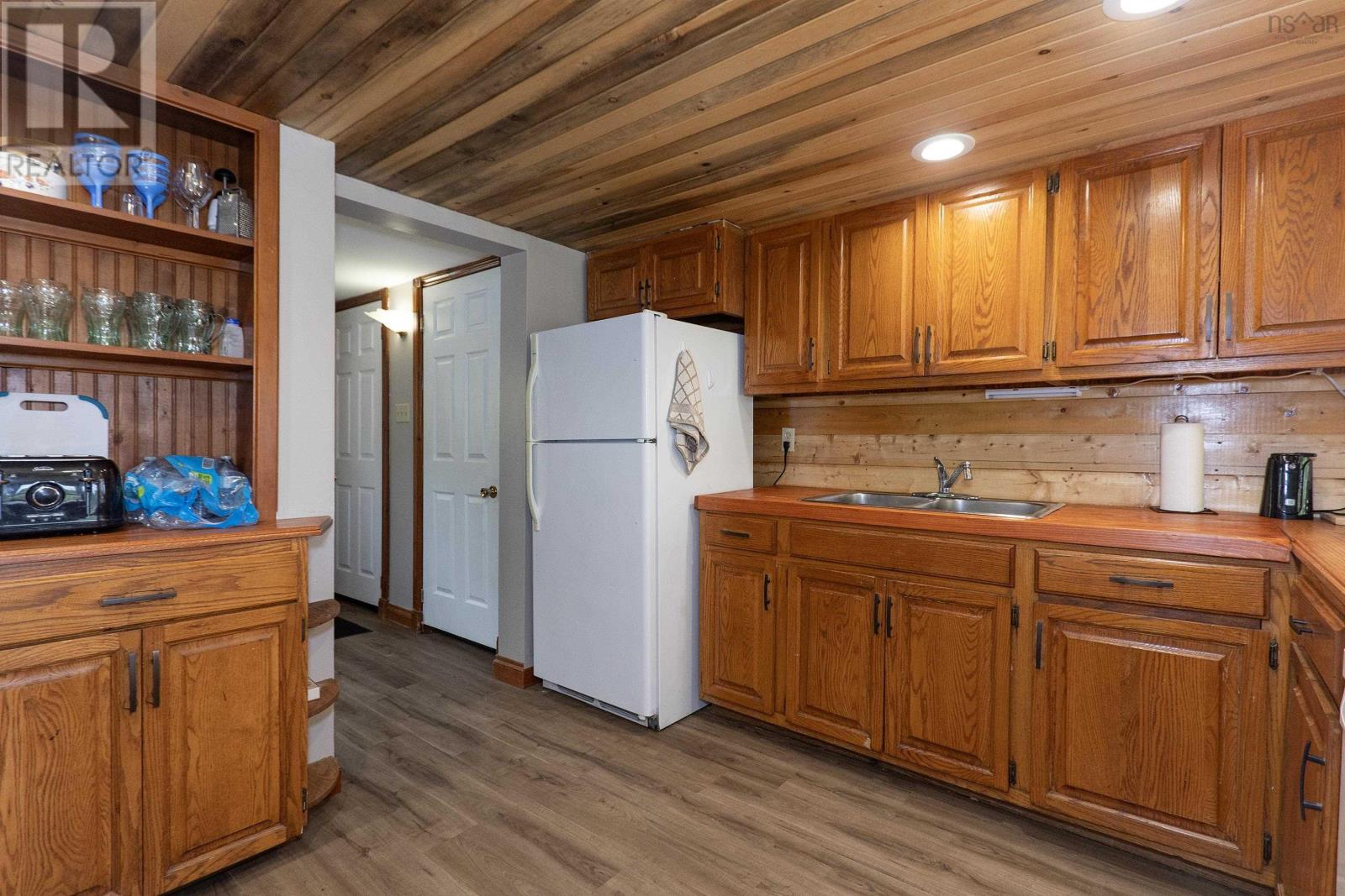 Property 16 of 43 of 3 Park Place