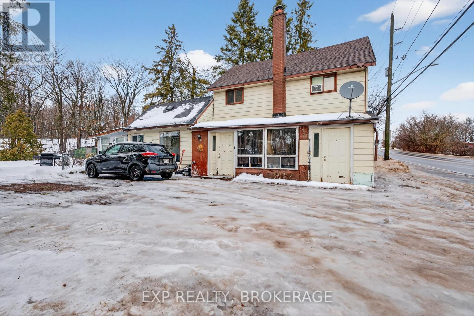2295 SYDENHAM ROAD - 1