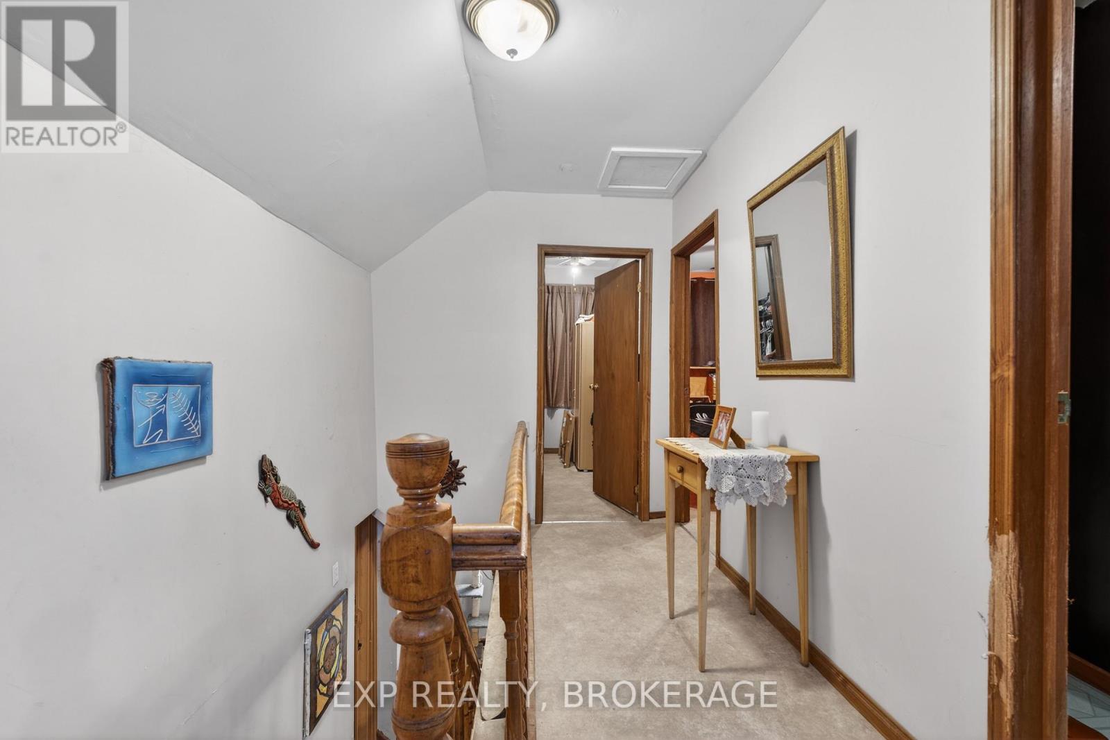 2295 SYDENHAM ROAD - 12