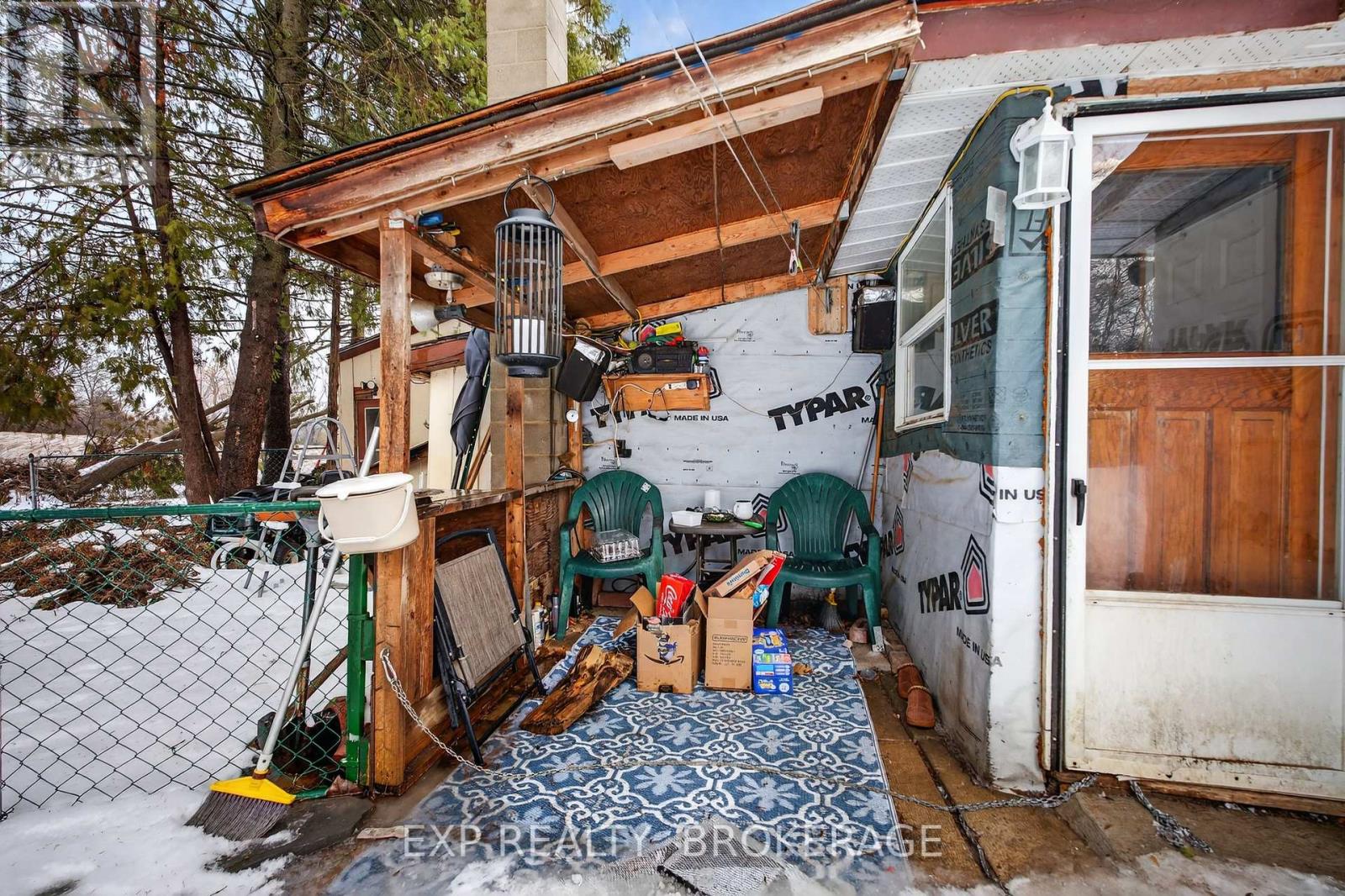 2295 SYDENHAM ROAD - 32