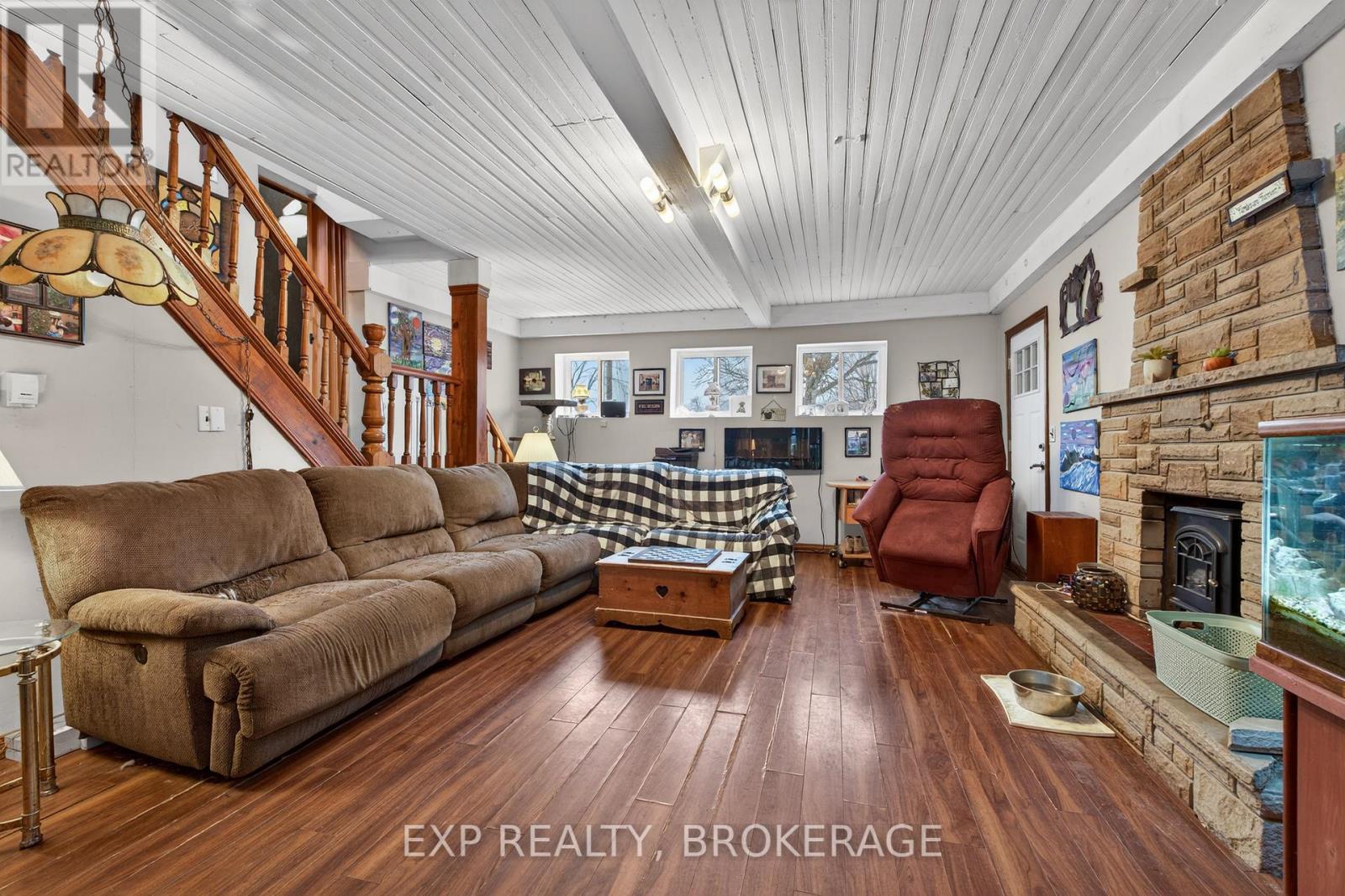 2295 SYDENHAM ROAD - 5