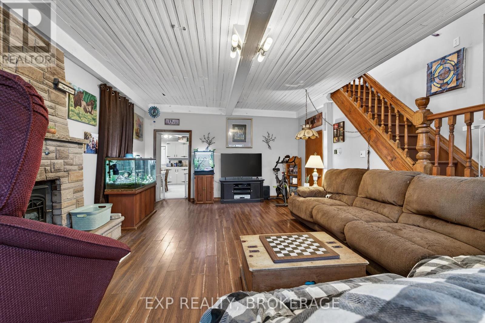 2295 SYDENHAM ROAD - 6