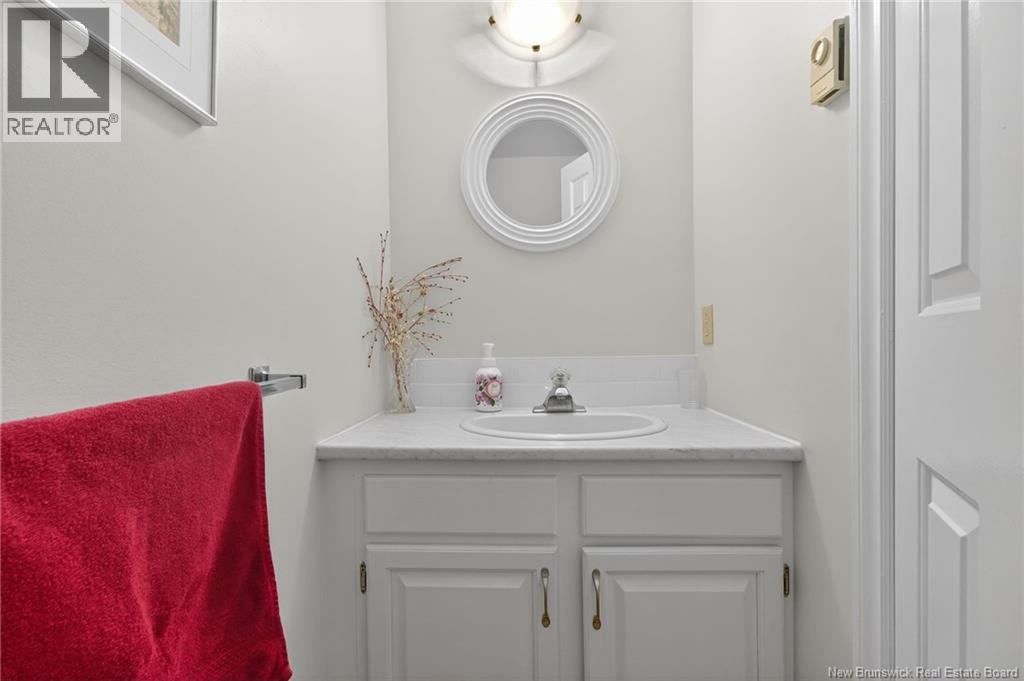 #2 707 Laurier Street - 12