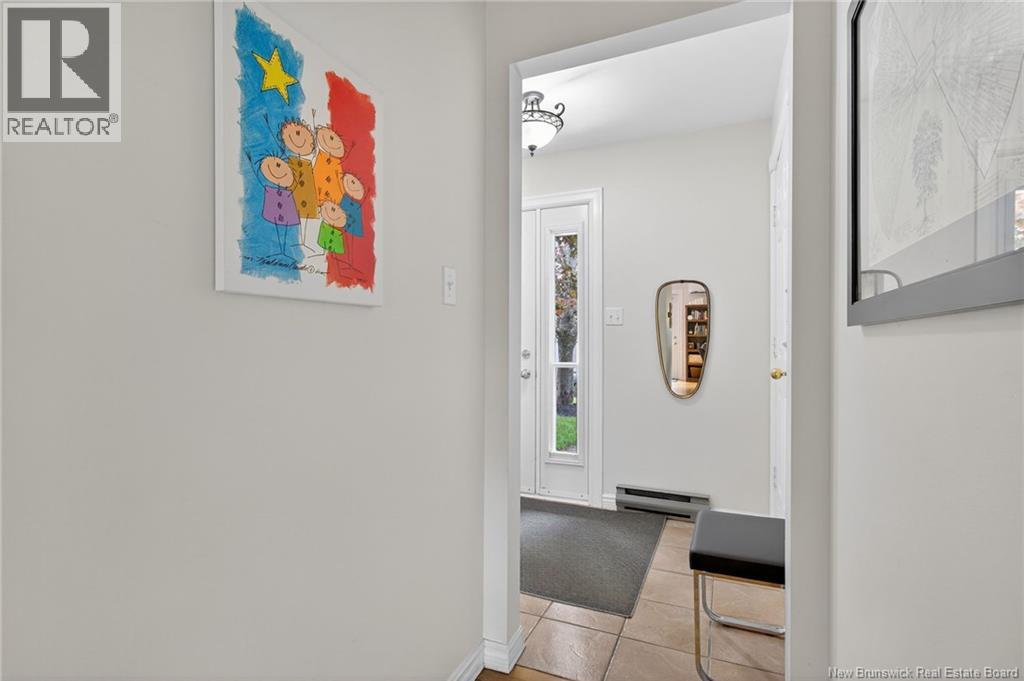 #2 707 Laurier Street - 9