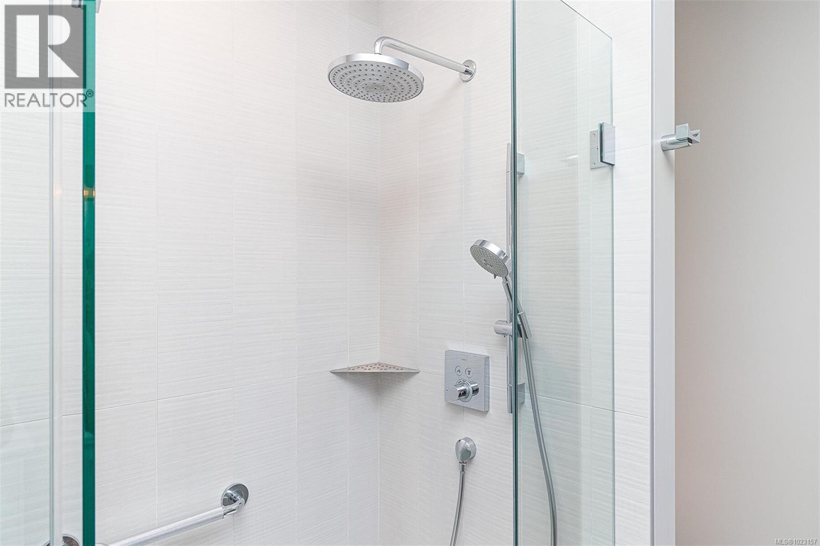 6257 Highwood Dr, Duncan