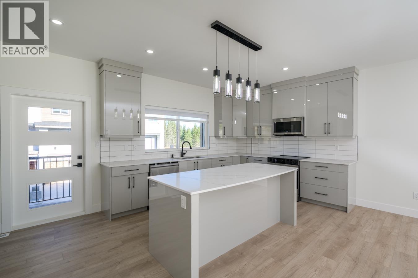 #1203 2395 ROWE STREET, Prince George