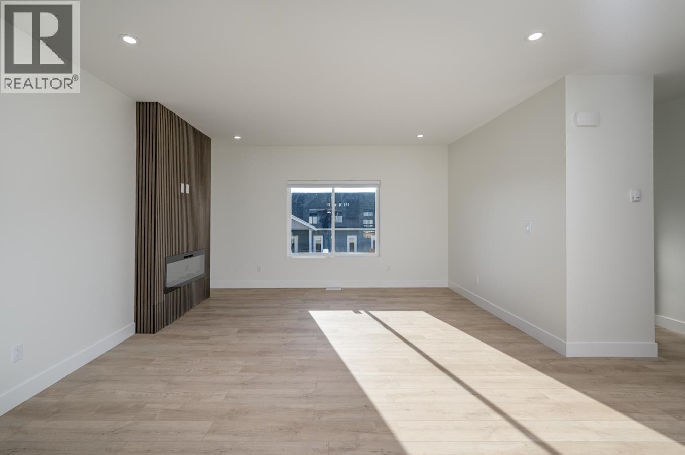 #1203 2395 ROWE STREET, Prince George