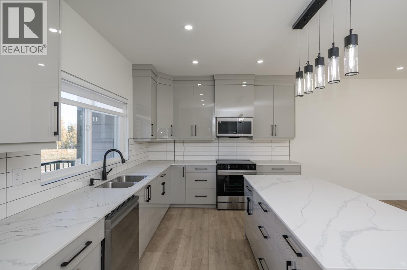 #1203 2395 ROWE STREET, Prince George