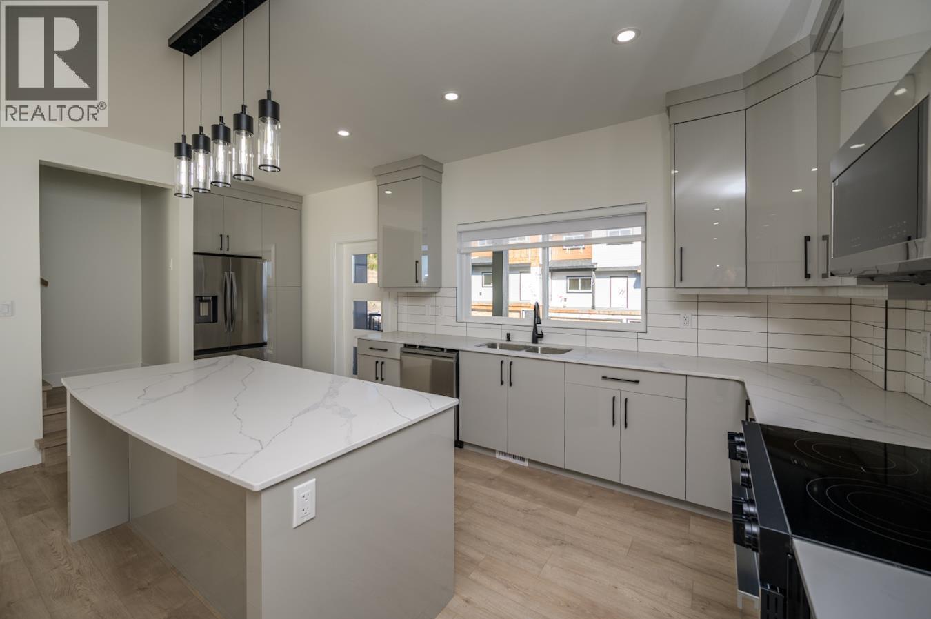 #1203 2395 ROWE STREET, Prince George