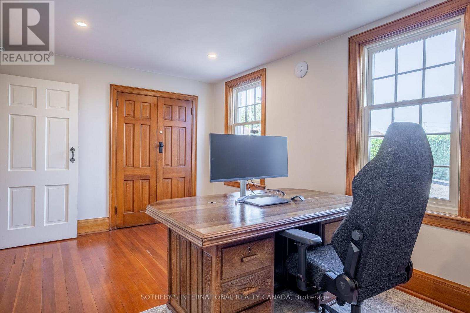 220 OLD YONGE STREET - 20