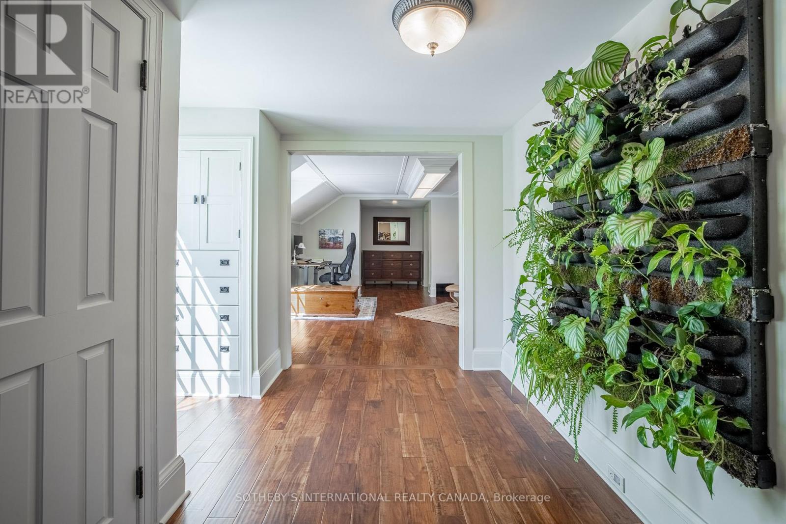220 OLD YONGE STREET - 21