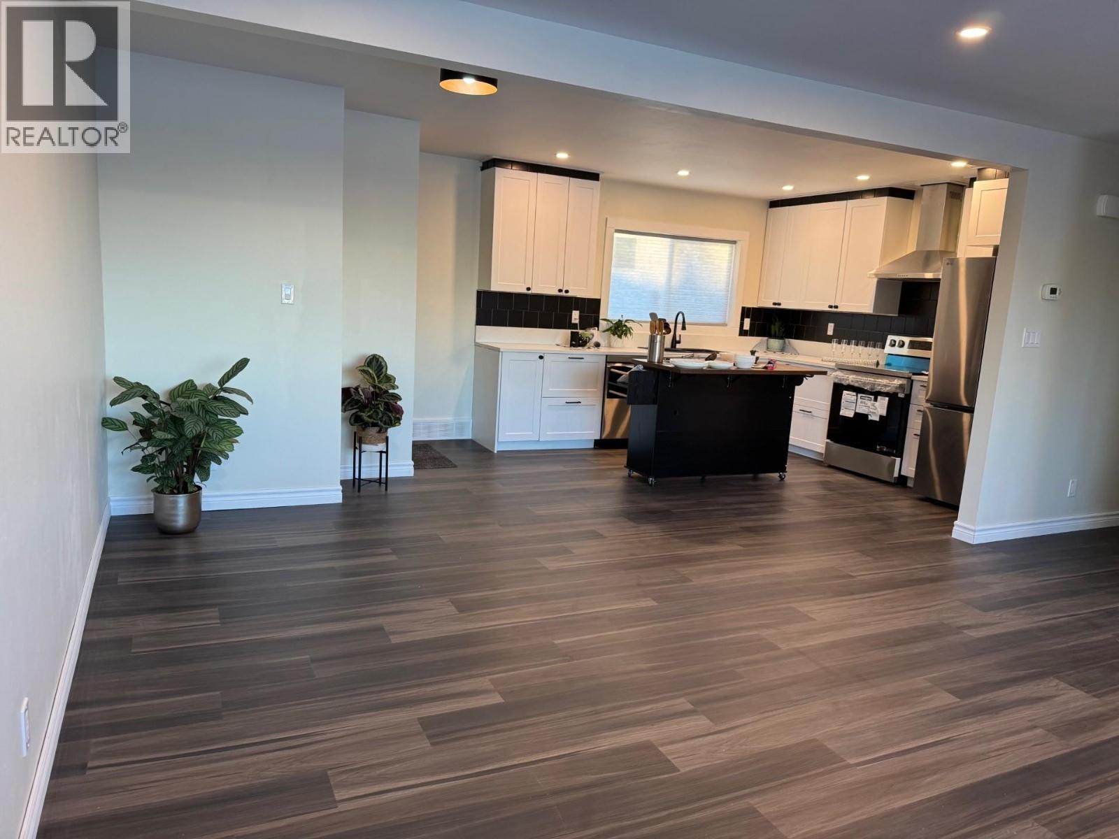 8835 103A AVENUE - 7