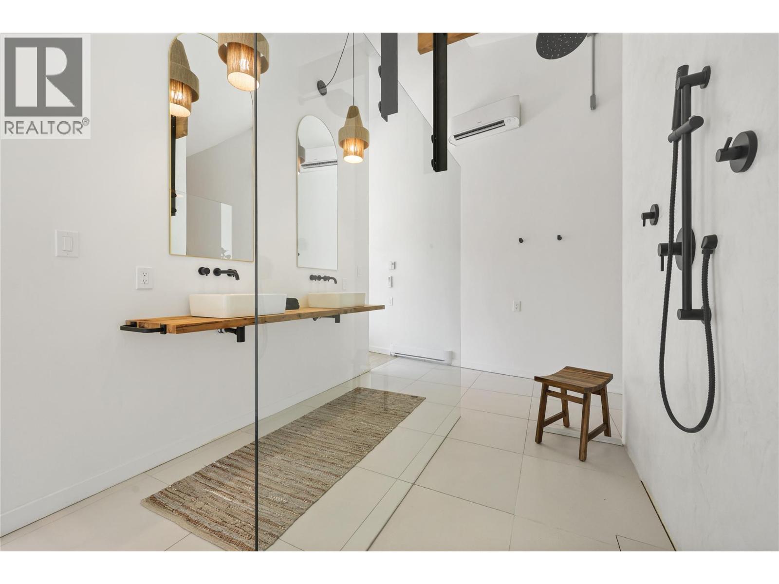  1876 Dewdney Road, Kelowna