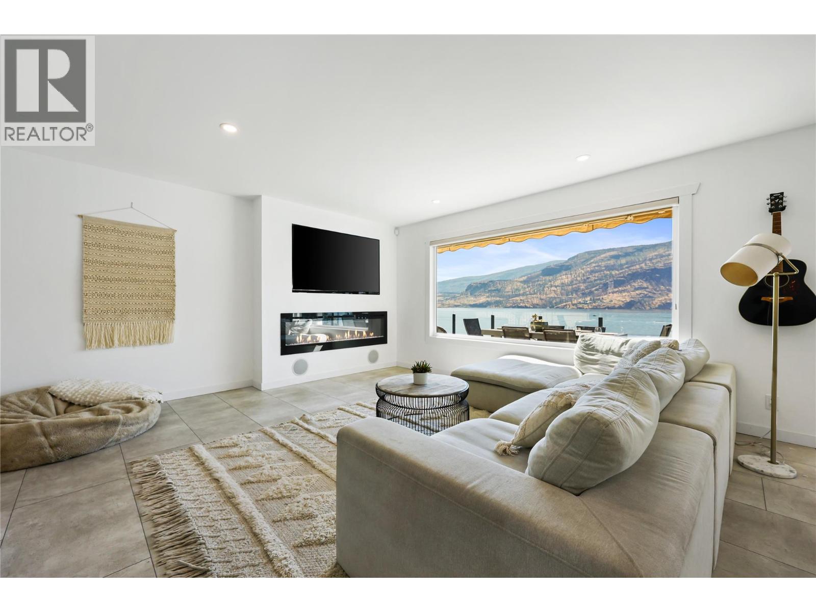  1876 Dewdney Road, Kelowna