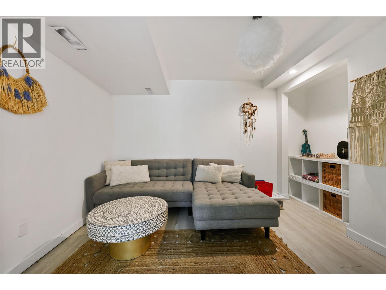  1876 Dewdney Road, Kelowna