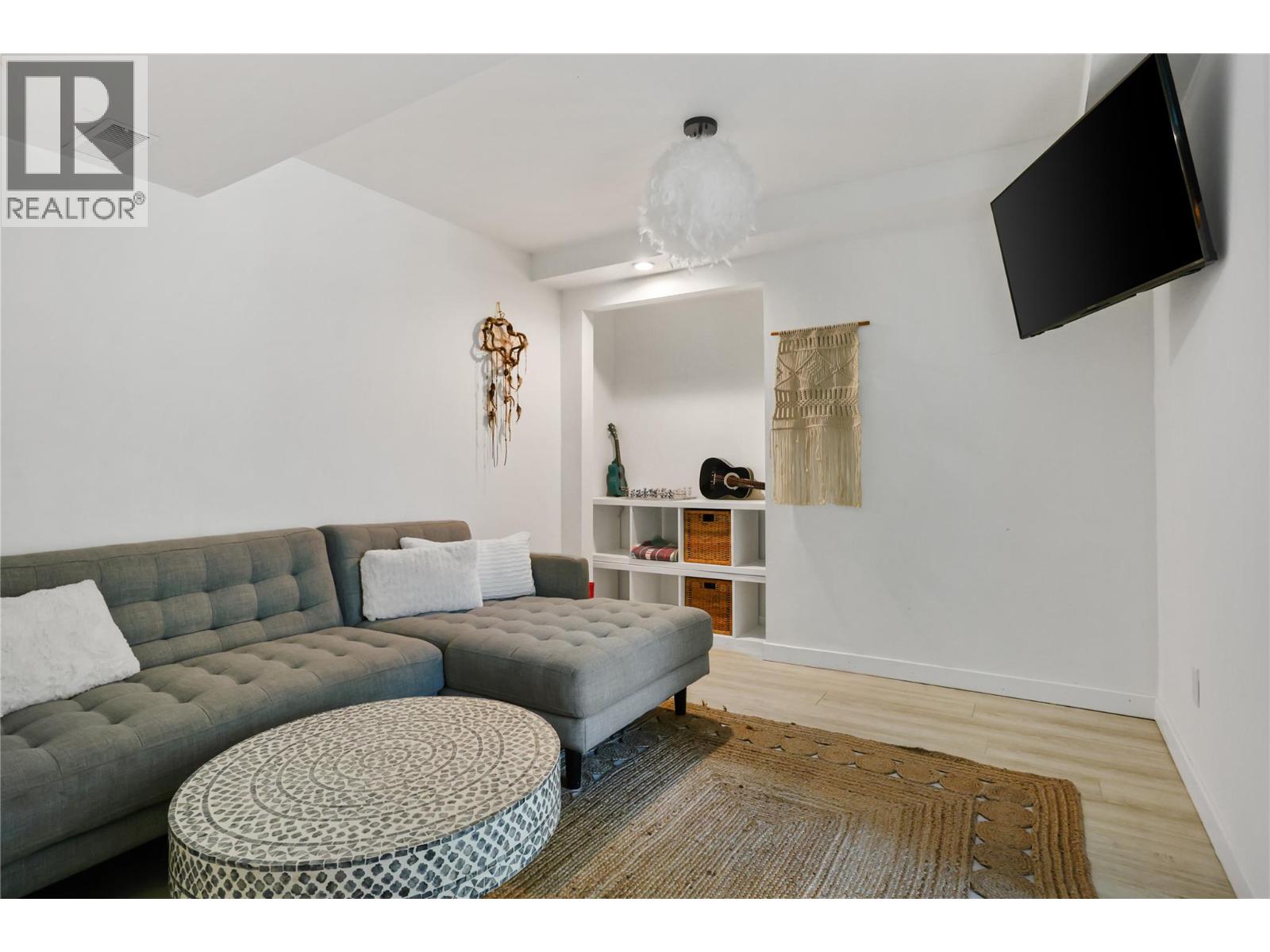  1876 Dewdney Road, Kelowna