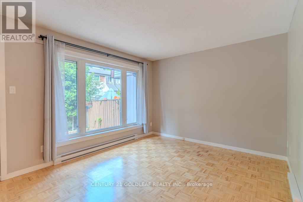 #11 1342 CEDARCROFT CRESCENT - 19