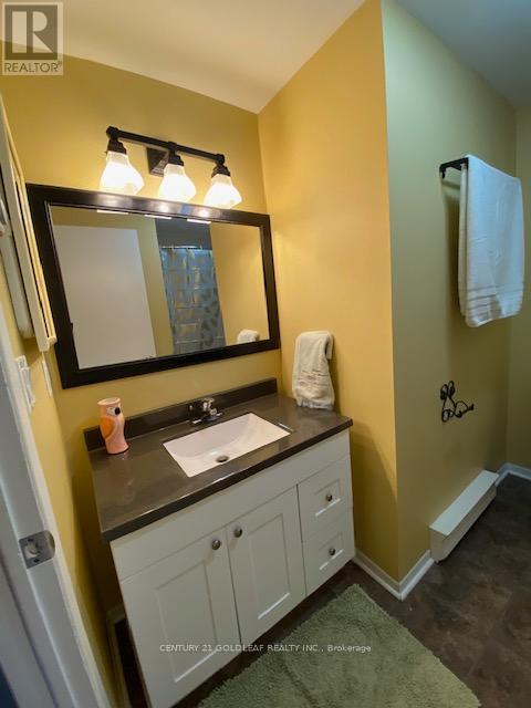#11 1342 CEDARCROFT CRESCENT - 29