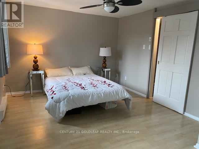 #11 1342 CEDARCROFT CRESCENT - 27