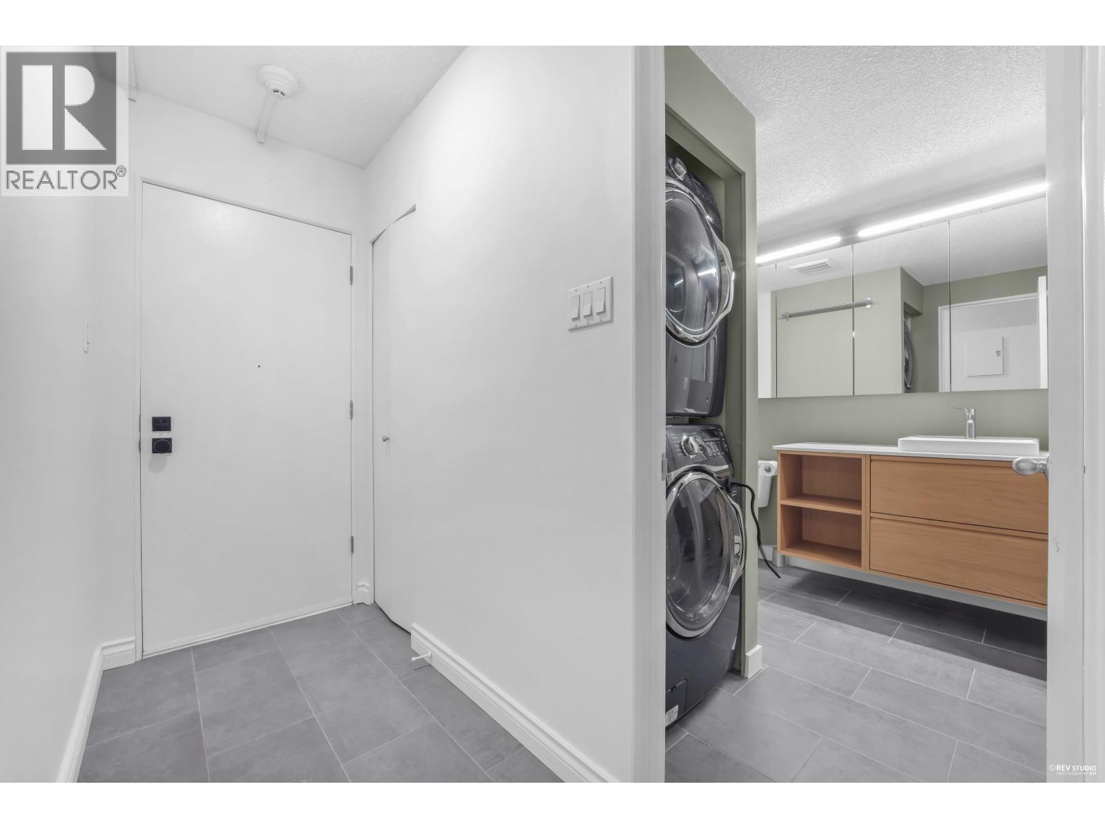 103 150 E 5TH STREET, North Vancouver