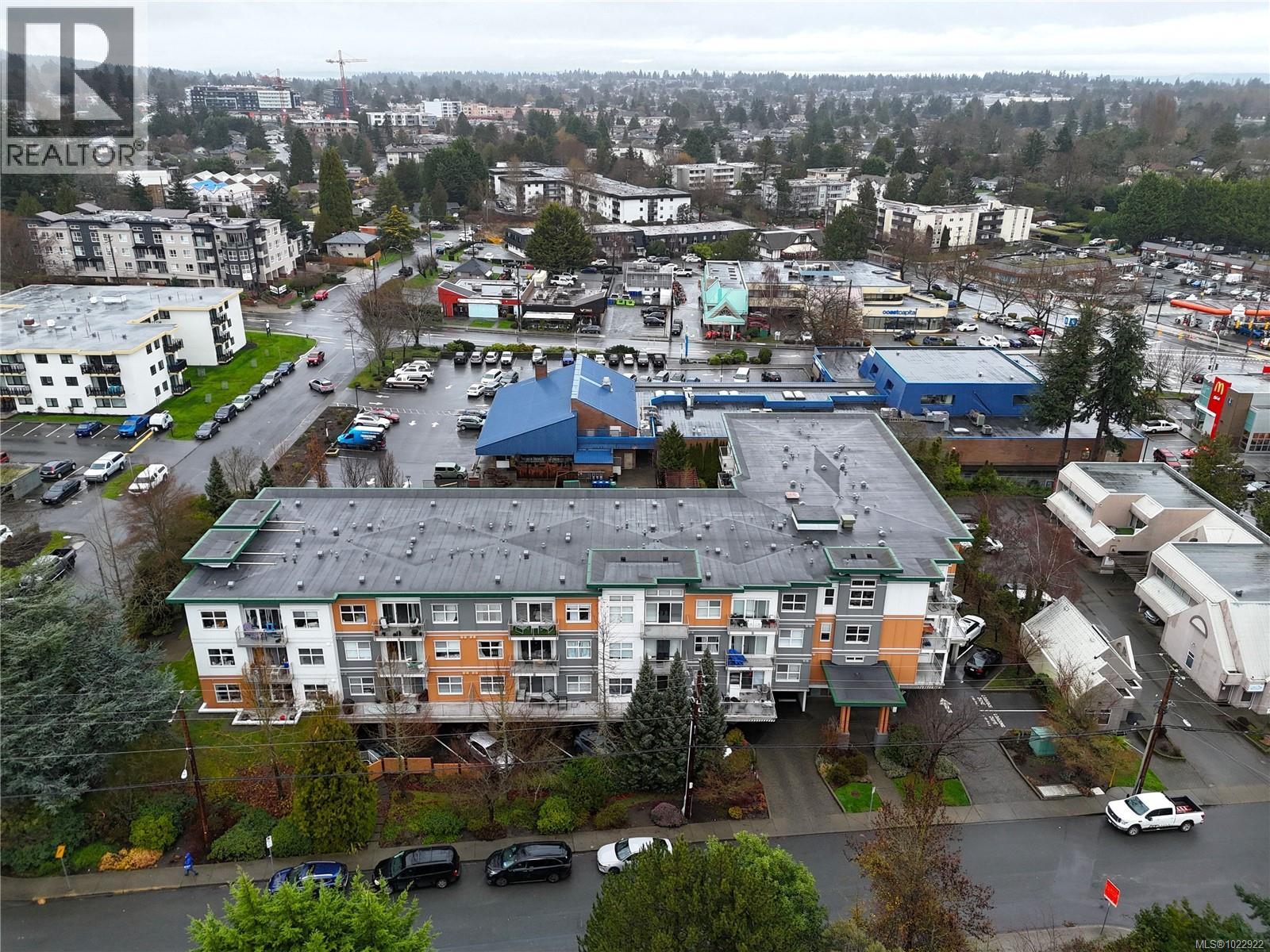 308 1550 Church Avenue, Saanich