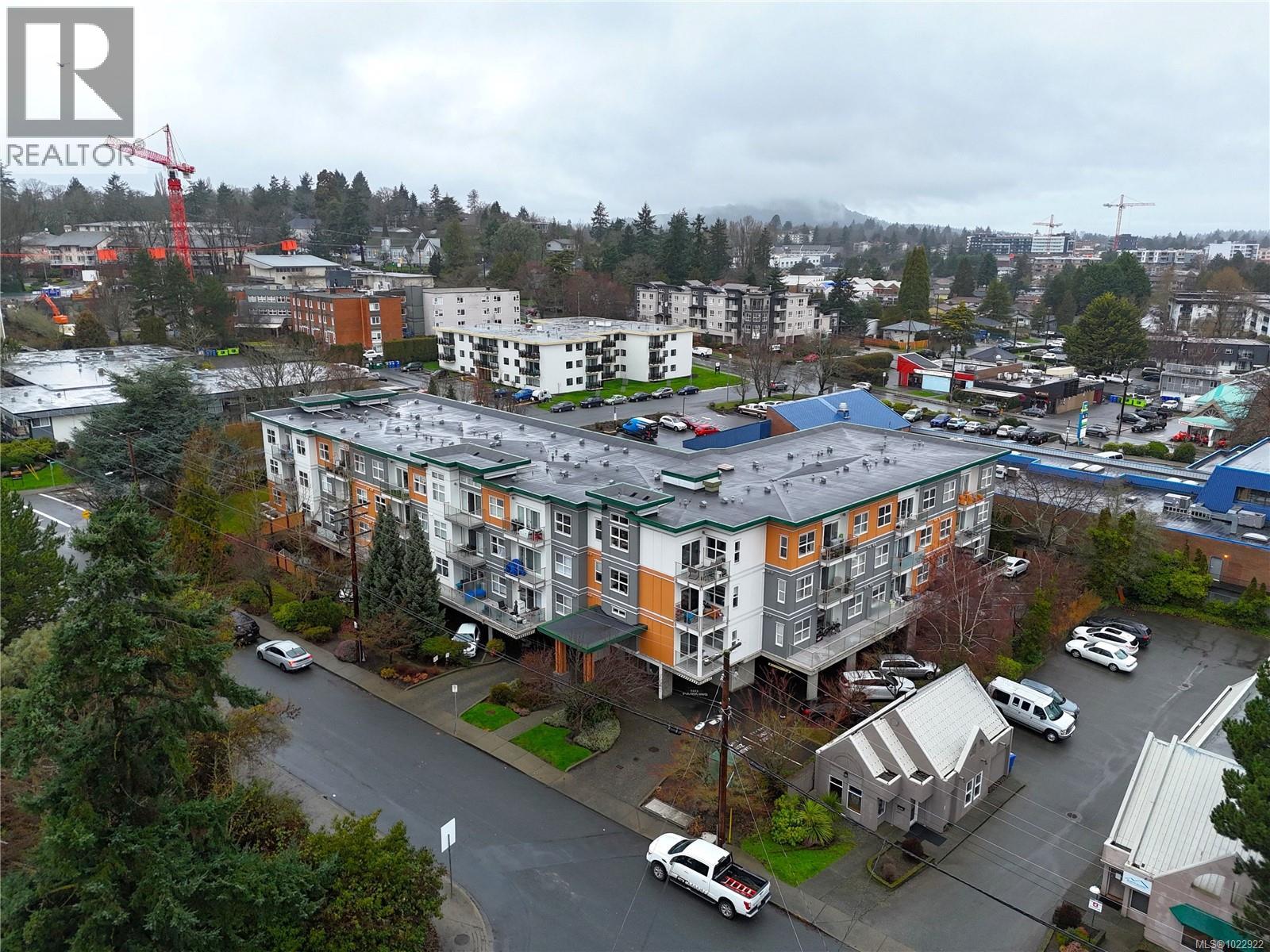 308 1550 Church Avenue, Saanich